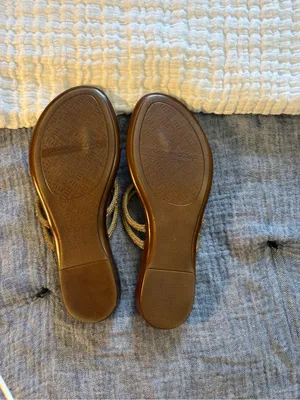 Italian Shoemakers Gold Metallic Thong Sandals for Women Size 7 thumbnail 5