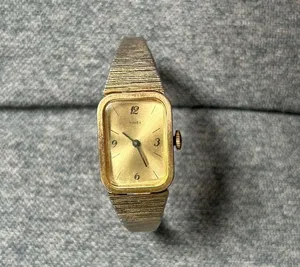 Vintage timex gold tone watch thumbnail 3