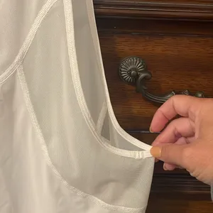 White Lululemon Tank Top, size 4, Great Condition thumbnail 5