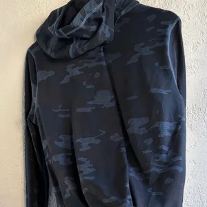 Lululemon Navy Camouflage Women's Jacket thumbnail 6