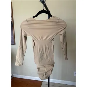 SKIMS Seamless Sculpt Long Sleeve Open Bust Brief Bodysuit M thumbnail 4