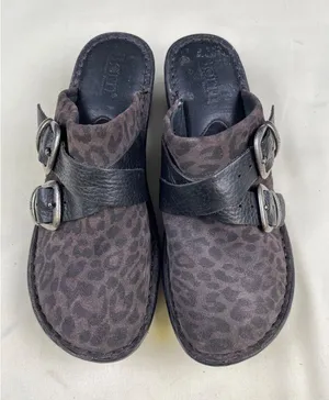 Born Women's Brown Leather Animal Print Clogs/ Shoes Size 7 SKU 4911 thumbnail 1