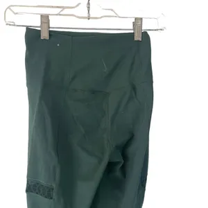 Nike Women's Size XS Green Yoga Lace Trim High Waisted Crop Leggings‎ thumbnail 5