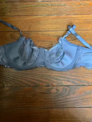 Victoria’s Secret Lace Underwire Bra 32DD thumbnail 3