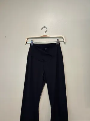 UEU black flares medium thumbnail 2