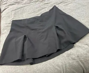 Abercrombie & Fitch Black Mini Skirt - Sleek A-Line thumbnail 1