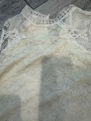 White shirt Size M thumbnail 2