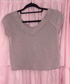 Boutique Top thumbnail 1