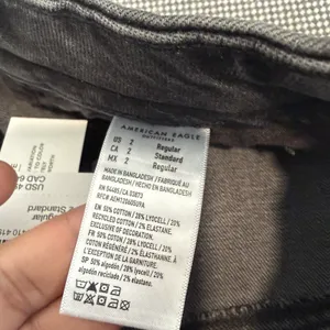 American Eagle Jeans CURVYMOM JEAN Size 2/26W thumbnail 4