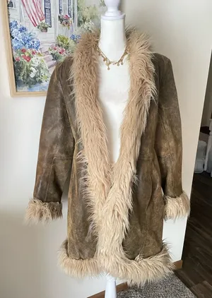Wilsons Leather Maxima Y2K Penny Lane Faux Fur Trim Distressed Leather Coat thumbnail 1
