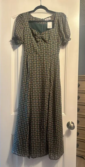 Vernacular Green Floral Midi Dress with Puff Sleeves thumbnail 1