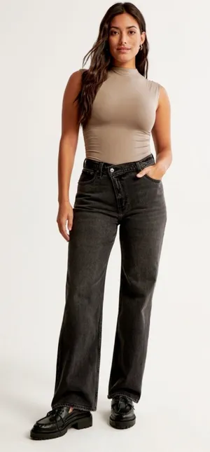Abercrombie Curve Love 90s Relaxed CrossOver Jeans thumbnail 1