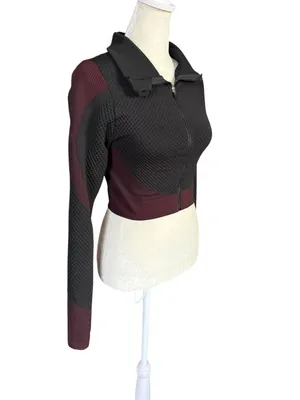 Womens black and burgundy long sleeve zip up activewear cropped jacket size L thumbnail 2