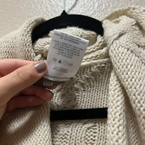 BCBGMaxazria Poncho Oversized Sweater Beige Cable Knit Geometric Pullover Sz S/M thumbnail 10