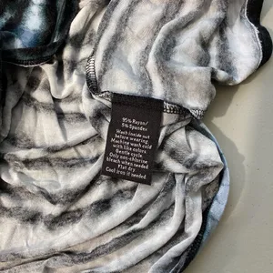 Rock & Republic Tie Dye Striped Blue Top With Shoulder Cutouts Size XL thumbnail 5