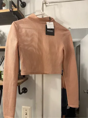 Missguided Peach Long Sleeve Cropped Top thumbnail 1