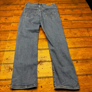 Levis 724 High Rise Straight Crop Jeans Womens 26 Medium Wash Blue‎ Denim thumbnail 5