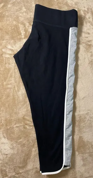 Victoria's Secret Black Leggings Capris with Gray Side Panel sequins thumbnail 1
