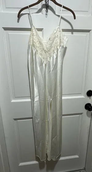 Vintage Victoria’s Secret White lace and satin slip dress wedding bridal size L thumbnail 2