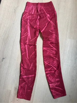 Lululemon Zone In Tight Raspberry Seamless Compression Leggings thumbnail 3