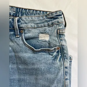 Old Navy Power Straight High Rise Distressed Denim Size 12 thumbnail 9