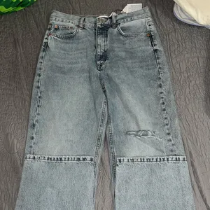 Zara HiRise Straight Jeans thumbnail 1