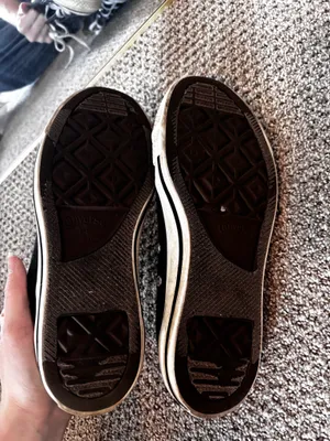 Black Low-Top Converse thumbnail 4