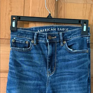 American Eagle Outfitters Size 0 Super Hi-Rise Flare Dark Blue Stretchy Jeans thumbnail 3