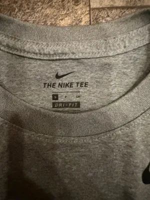 Nike Short Sleeve Shirt thumbnail 2