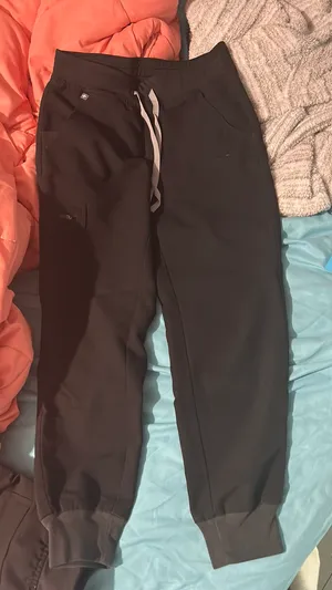 FIGS Scrub Pants thumbnail 1