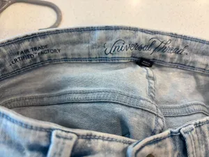Universal Thread 2/26R Light Distressed Jeans  thumbnail 3