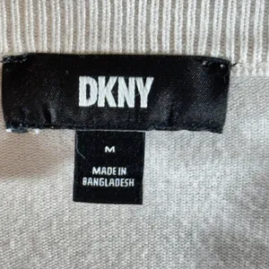 418 | DKNY‎ Womens Medium V-Neck Short Sleeve Knit Sweater Top Cream thumbnail 3