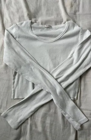 Brandy Melville Crop Top thumbnail 1