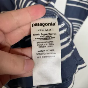 Patagonia Shallow Seas Lightning Stripe Dolomite Blue Top Size Medium‎ thumbnail 5
