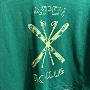 Colsie Womens Green Aspen Ski‎ Club Cropped Graphic Tee Sz L thumbnail 5