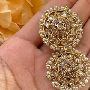 golden earrings thumbnail 3