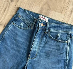 NWOT Wrangler High Rise Vintage Taper Mom Jeans Sz 8 Distressed Medium Wash thumbnail 9