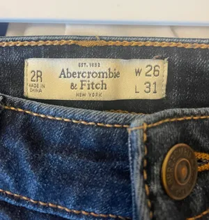 Low Rise Jeans thumbnail 3