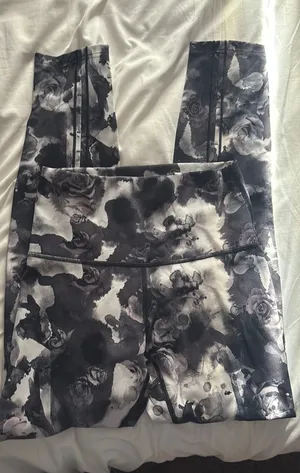 Lululemon Leggings thumbnail 1
