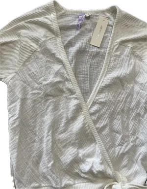 Francesca's Wrapped V-Neck Top thumbnail 2