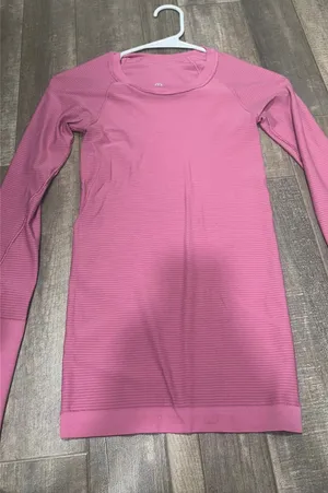 Lululemon swiftly thumbnail 1