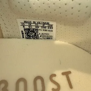 Adidas Womens Ultraboost 5x Running Shoes in Off White/Taupe/White, Size 8 thumbnail 6