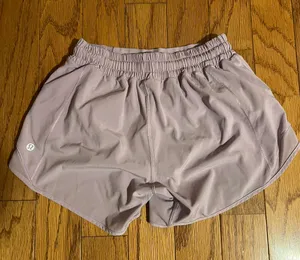 Lululemon Hotty Hot Short 2.5” thumbnail 2