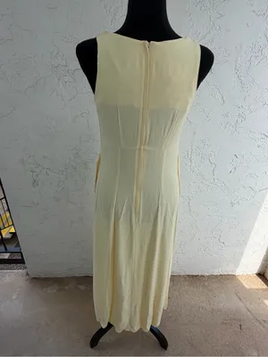 Classic Sleeveless Maxi Dress thumbnail 2