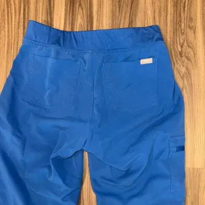 FIGS Zamora Technical Collection Scrub Pants Jogger Style Drawstring Blue Size S thumbnail 9