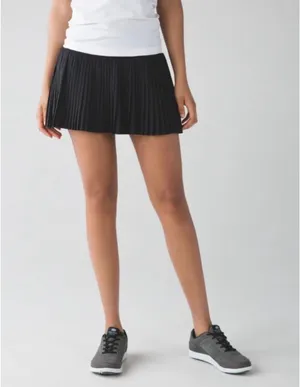 GORGEOUS LULULEMON WORKOUT SKIRT SIZE 4!!! adjustable waist and fits me as a size 2 thumbnail 7