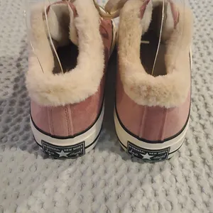 M GENERAL MING JIANG - Pink velour converse-like athletic shoes - Womens 8.5 (2) thumbnail 2