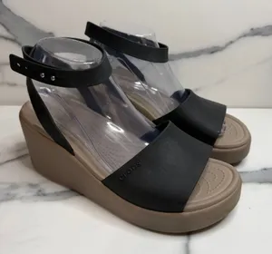 Crocs Women's Black Wedge Platform Brooklyn Sandals Sz 9 Comfort Casual Strappy thumbnail 1