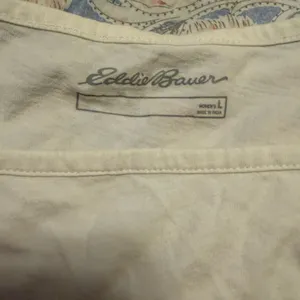 Women’s white Top Size Large thumbnail 2