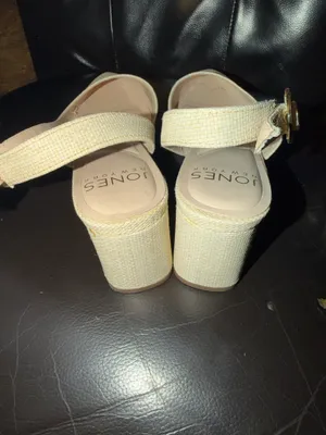 Heels Tan Size 9 thumbnail 3